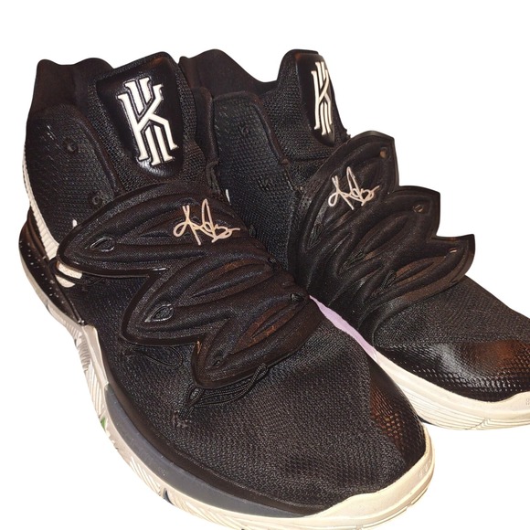 Nike Kyrie Irving 5 Basketball Shoes Athletic Men's 11.5 Black Magic A02918-901